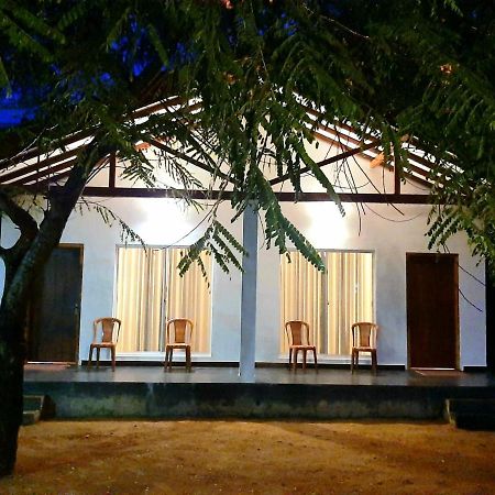Hotel krish Kalkudah  Exterior foto